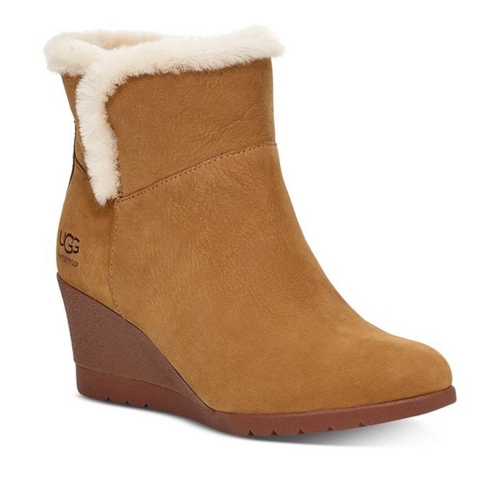 UGG Devorah Waterproof Suede Shearling Sheepskin Wedge Boots Booties 7.5